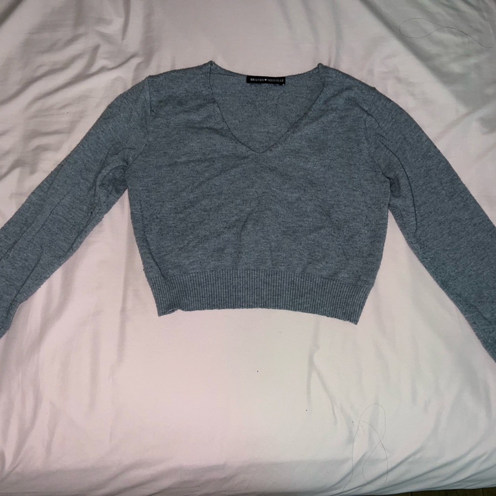BRANDY MELVILLE long sleeve crop top! One-size item but it fits like a small!
